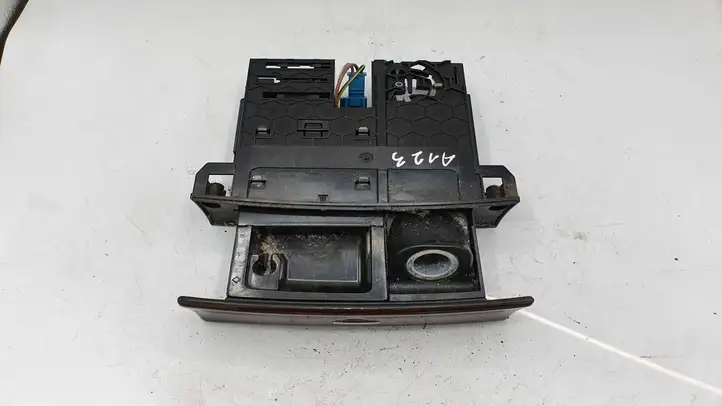 Mercedes-Benz ML W164 (2005 - 2011) A1648100030 Передняя пепельница — фото 1