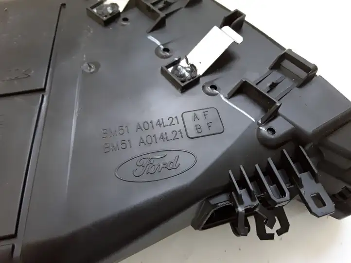Ford Focus (2011 - 2015) BM51A014L21AF Центральный воздушный дефлектор — фото 2