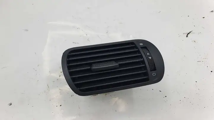 Seat Leon (1M) (1998 - 2006) 8L0820901 Боковой воздушный дефлектор — фото 1