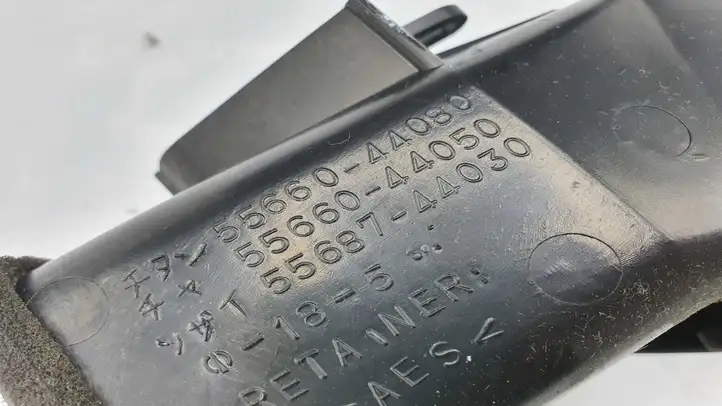 Toyota Avensis Verso (2001 - 2004) 5566044080 Боковой воздушный дефлектор — фото 3