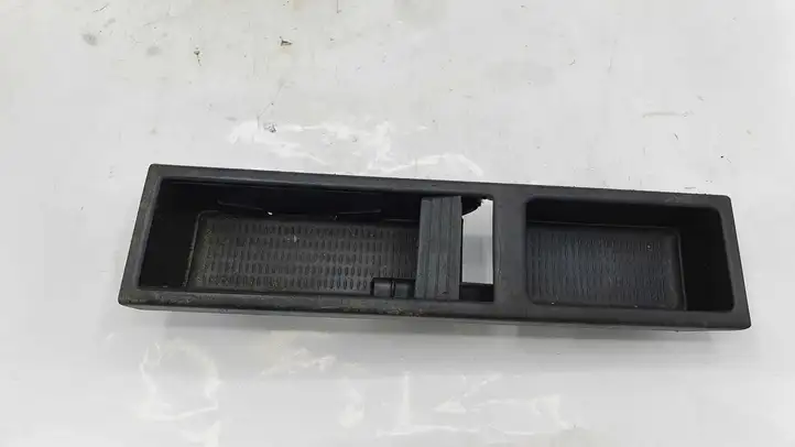 BMW 3 E46 (1998 - 2005) 51167038288121451 Вещевой ящик — фото 1