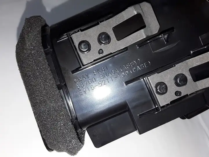 Nissan Leaf I (ZE0) (2010 - 2017)  687603NA0A Боковая воздушный дефлектор