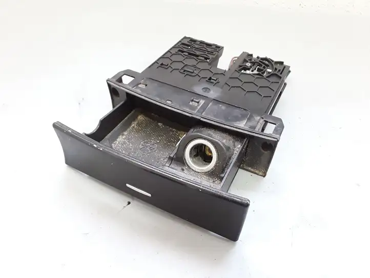 Mercedes-Benz ML W164 (2005 - 2011) A1648100030 Передняя пепельница — фото 5