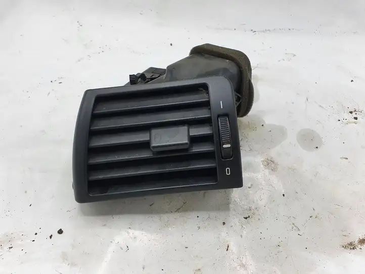 BMW 3 E46 (1998 - 2005) 64228361897 Боковой воздушный дефлектор — фото 1