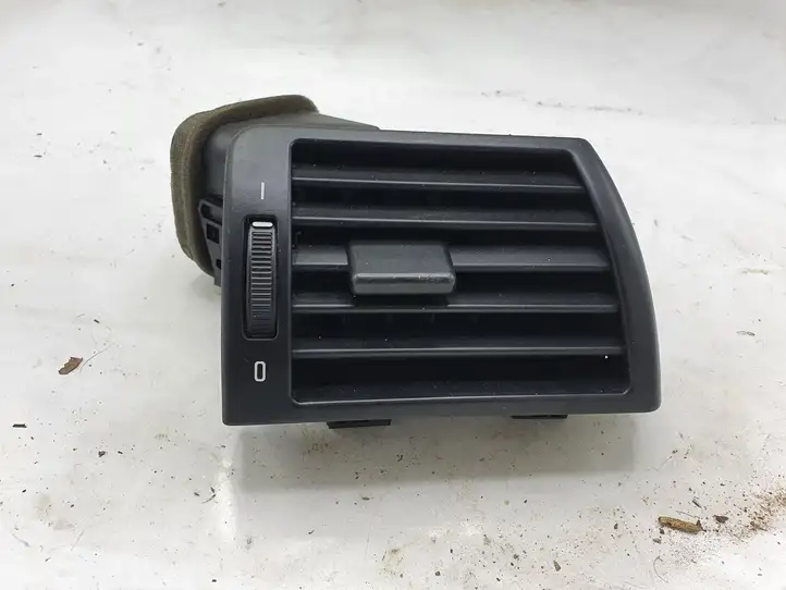 BMW 3 E46 (1998 - 2005) 64228361898 Боковой воздушный дефлектор — фото 1