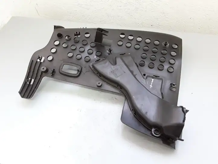 Mercedes-Benz C W204 (2007 - 2014)  A2046800382 Отделочный щит панели (нижний)