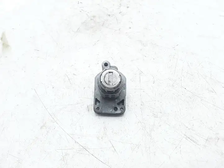 Honda CR-V (2006 - 2009)   Замок передней двери