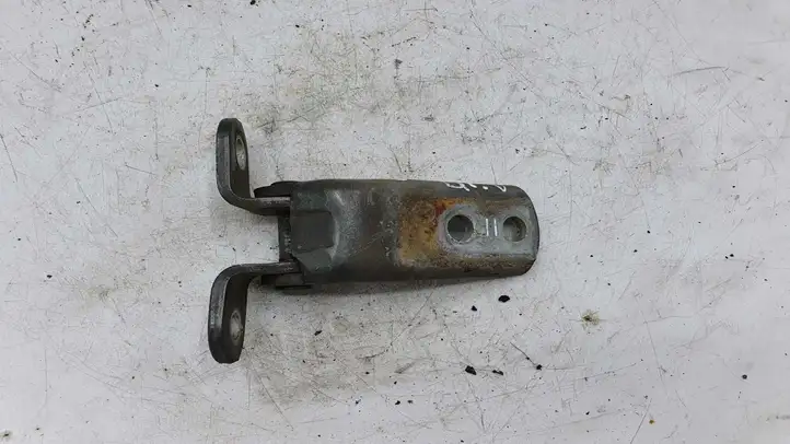 Toyota Corolla E120 E130 (2000 - 2004)   Верхняя петля передней двери