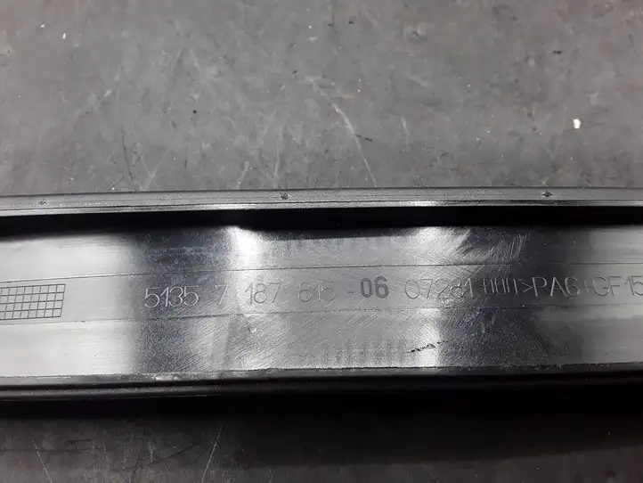 BMW 7 F01 (2008 - 2016) 51357187815 Накладка стекла задней двери — фото 3