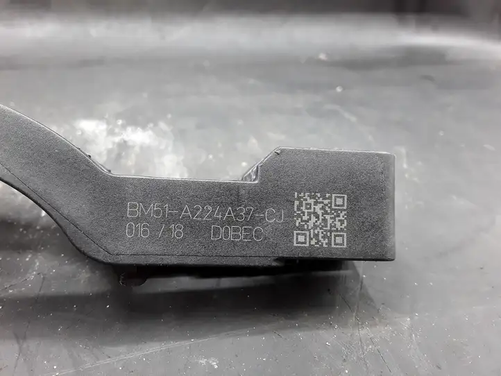 Ford Focus (2015 - 2019) BM51A224A37CJ Наружная ручка двери — фото 2
