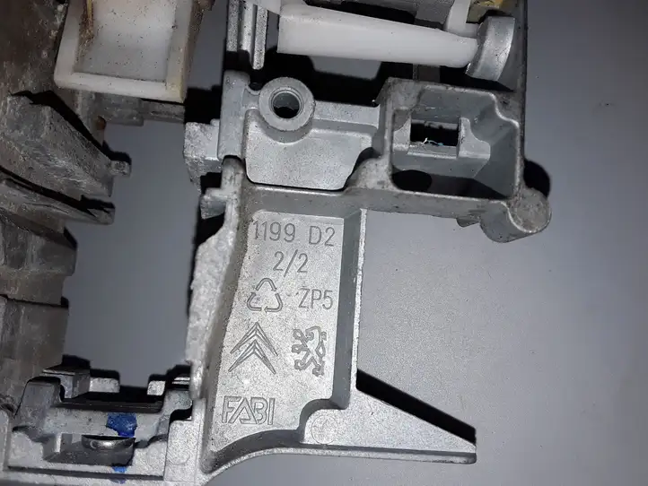 Citroen C4 I Picasso (2006 - 2013) 1199D2 Крепление наружной ручки передней двери — фото 4