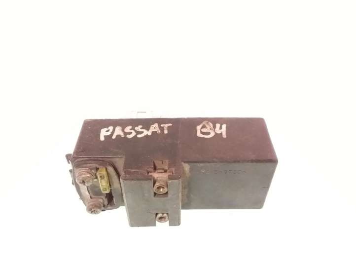 357919506A Volkswagen PASSAT B4 Aušinimo ventiliatoriaus rėlė