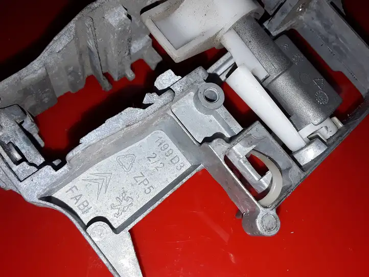 Citroen C4 I Picasso (2006 - 2013) 1199D3 Крепление наружной ручки задней двери — фото 4