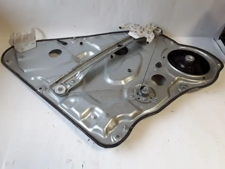 Kia Ceed (2006 - 2010)  834701H030  Механизм для электрического подъема окон задней двери (без двигателя)