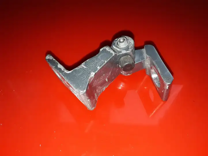 Audi A8 (2010 - 2014)  4H0831401A Верхняя петля задней двери