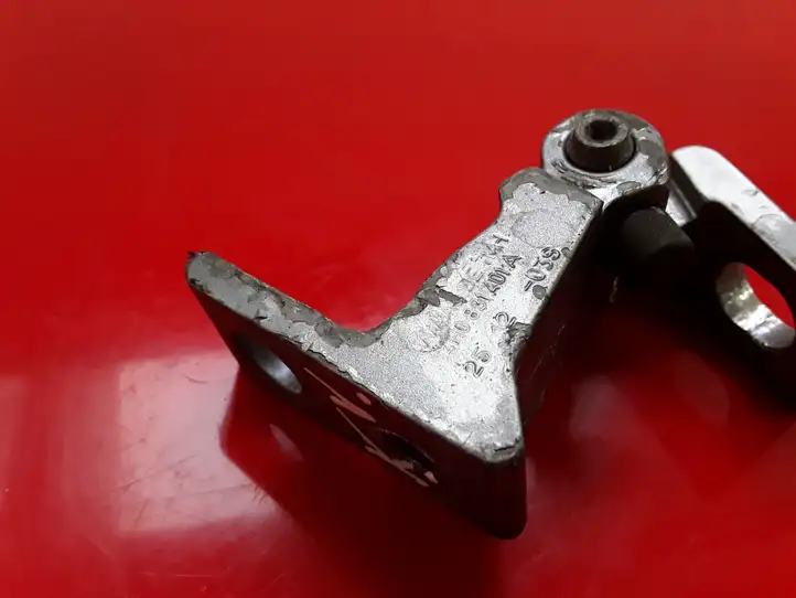 Audi A8 (2010 - 2014)  4H0831401A Верхняя петля задней двери