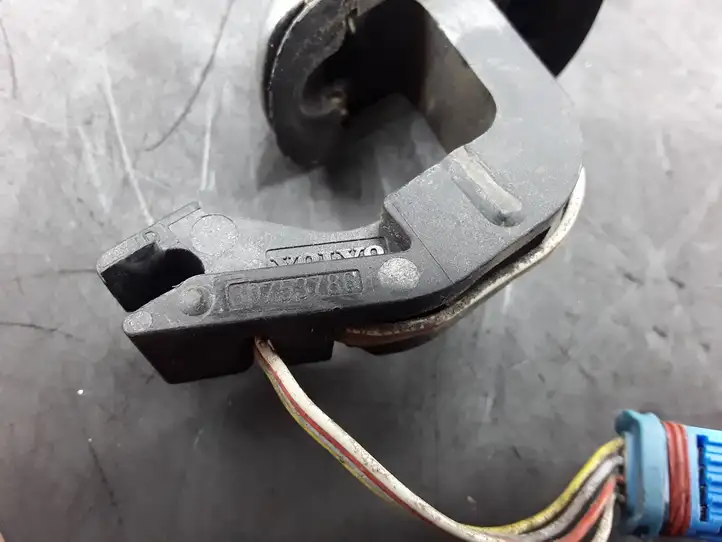 Volvo XC70 (2007 - 2013)  30753786 Наружная ручка