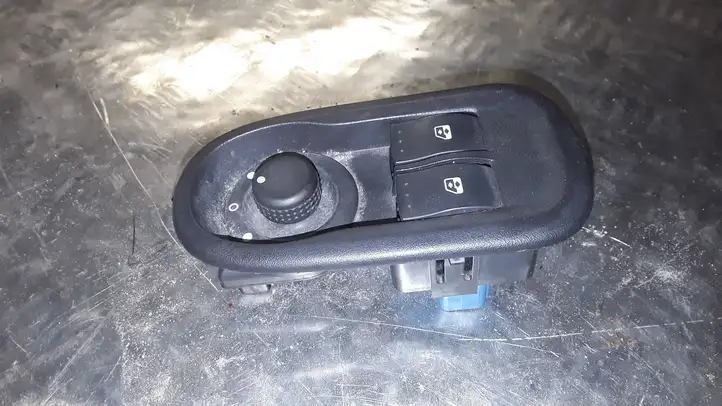 Opel Movano B (2010 - 2022) 8200637849 Блок кнопок стеклоподъемников — фото 1