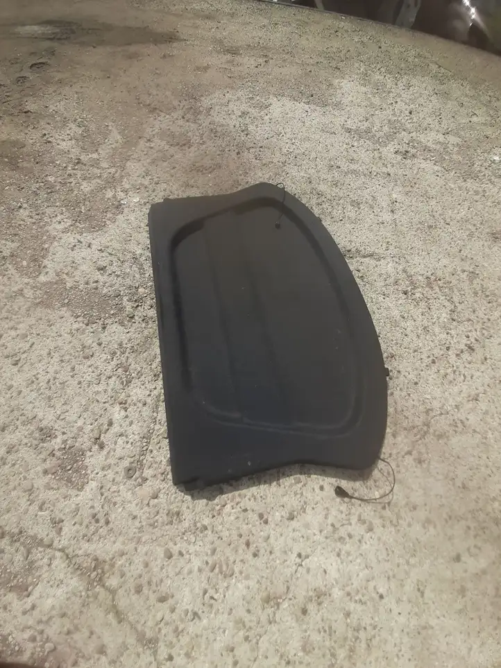 Renault Megane III (2009 - 2016)  794200017R Шторка