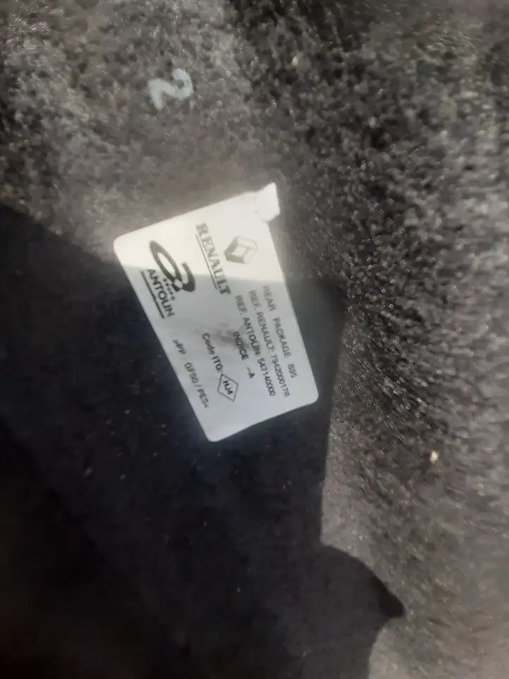 Renault Megane III (2009 - 2016)  794200017R Шторка