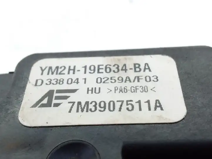 Ford Galaxy (2000 - 2006) YM2H19E634BA Двигатель задвижки потока воздуха — фото 3
