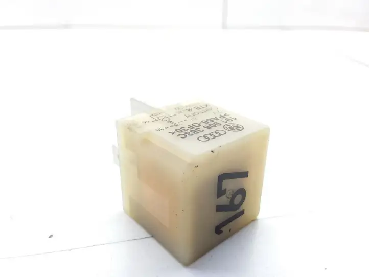 Audi A3/S3 8L (2000 - 2003)  191906383C Другое реле