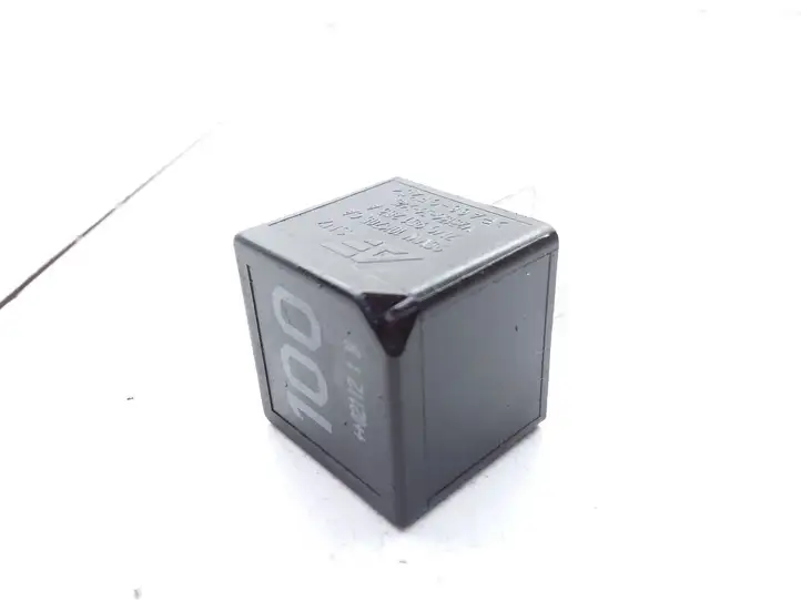 Audi A3/S3 8L (2000 - 2003)  7M0951253A Другое реле