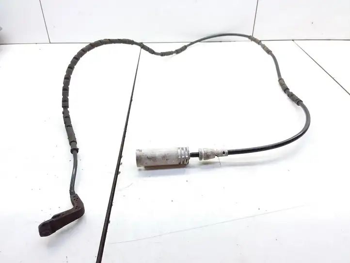 BMW 3 E90 E91 (2005 - 2012) Датчик износа тормозных колодок — фото 1
