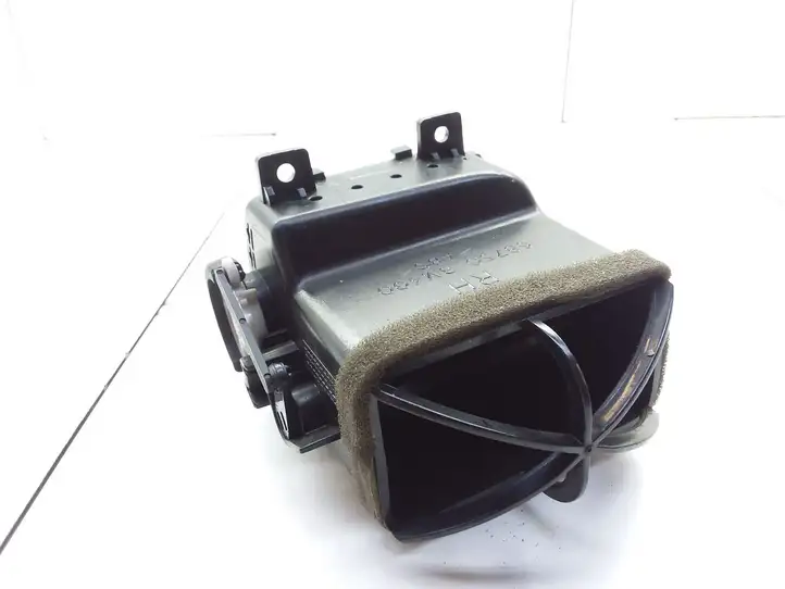 Nissan Almera N16 (2000 - 2010) 68750BM400 Боковой воздушный дефлектор — фото 2