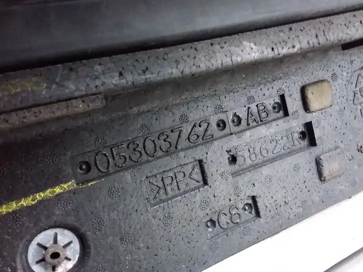 Dodge Caliber (2006 - 2012) 05303762AB Передний бампер — фото 2