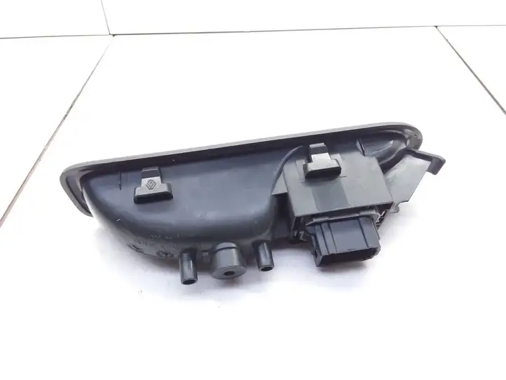 Renault Clio II (2001 - 2005) 8200294357 Кнопка стеклоподъемников — фото 3