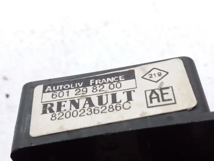 Renault Megane II (2002 - 2005) 8200236286C Датчик удара SRS — фото 4