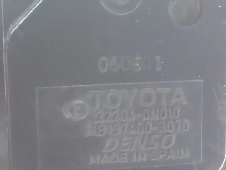 Toyota Corolla Verso AR10 (2004 - 2009) 222040N010 Датчик массового расхода воздуха — фото 5