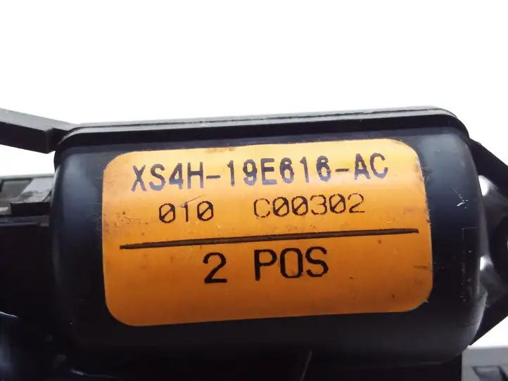 Ford Focus (1998 - 2004) XS4H19E616AC Двигатель задвижки потока воздуха — фото 3