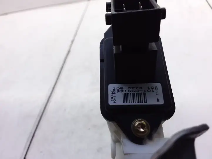Toyota Corolla E120 E130 (2000 - 2004) 0130822031 Стеклоподъемник передней двери (комплект) — фото 4