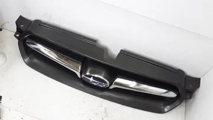 Subaru Legacy (2003 - 2009) Верхняя решетка радиатора — фото 1