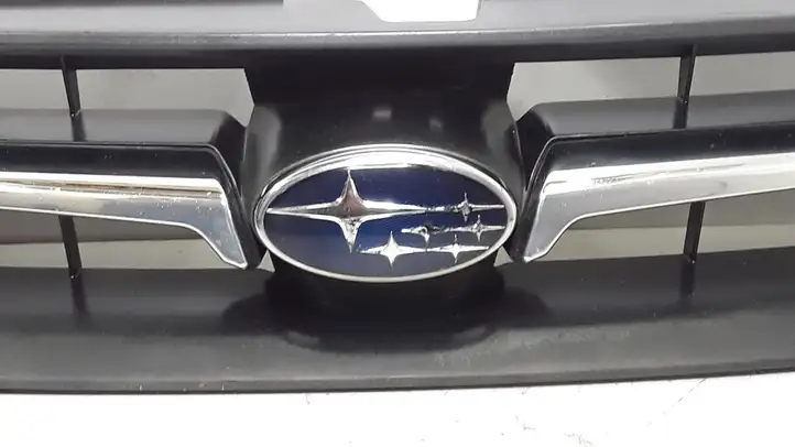 Subaru Legacy (2003 - 2009) Верхняя решетка радиатора — фото 3