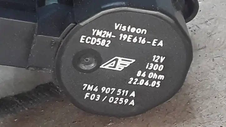 Ford Galaxy (2000 - 2006) 7M4907511A Двигатель задвижки потока воздуха — фото 2