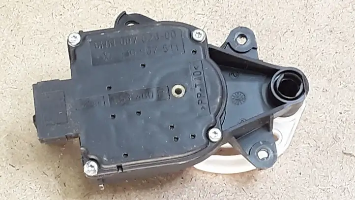 Volkswagen PASSAT B5.5 (2001 - 2005)  1J0907511 Двигатель задвижки потока воздуха