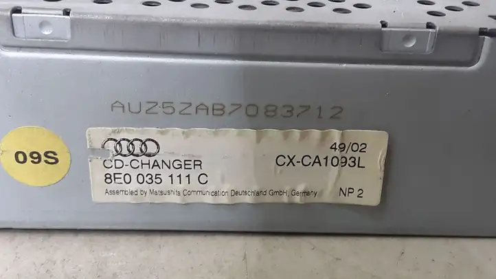 Audi A4 S4 B6 8E 8H (2000 - 2006) 8E0035111C CD/DVD чейнджер — фото 2