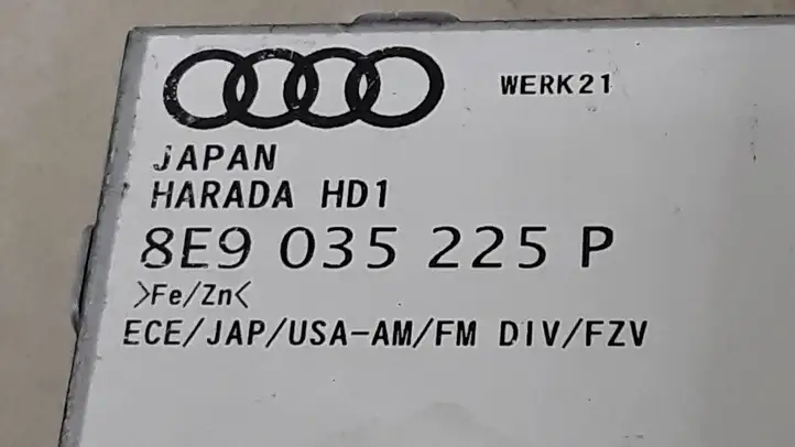 Audi A4 S4 B6 8E 8H (2000 - 2006) 8E9035225P Усилитель антенны — фото 2