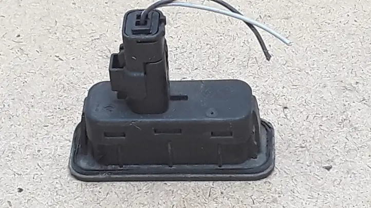Renault Modus (2004 - 2007) 8200076256 Кнопка закрытия крышки багажника — фото 2