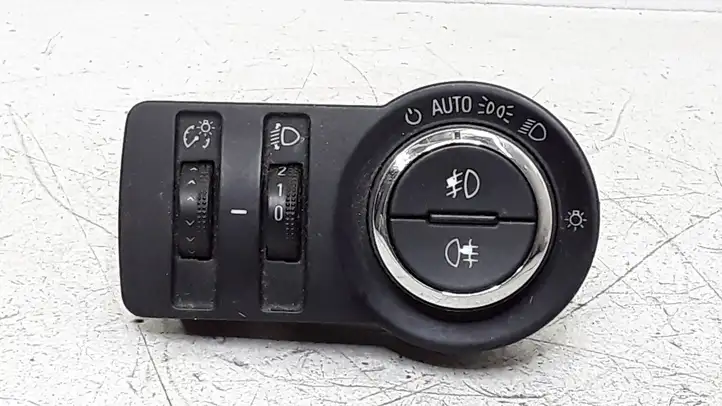 Opel Insignia A (2008 - 2017) 13268694 Включатель фонарей — фото 1