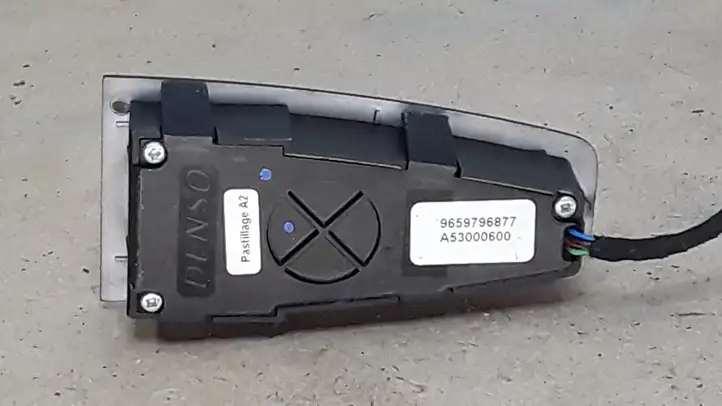 Citroen C4 I Picasso (2006 - 2013) 9659796877 Управление климат контролем — фото 3