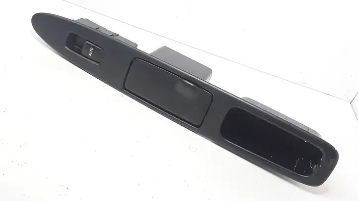 Toyota Avensis Verso (2004 - 2009) 8403044020 Блок кнопок стеклоподъемников — фото 1