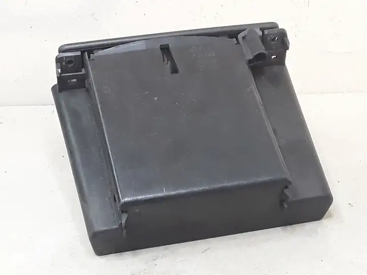 Peugeot 307 (2001 - 2005)  9637031977 Передняя пепельница