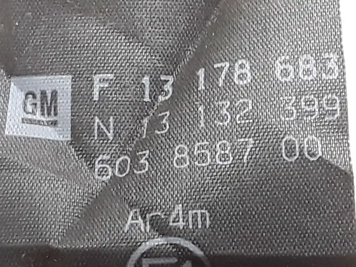 Opel Zafira B (2003 - 2006) 13178683 Задний ремень безопасности — фото 3