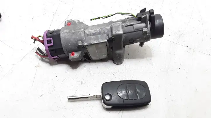 Audi A6 S6 C5 4B (1997 - 2001) 4B0905851B Замок зажигания — фото 1