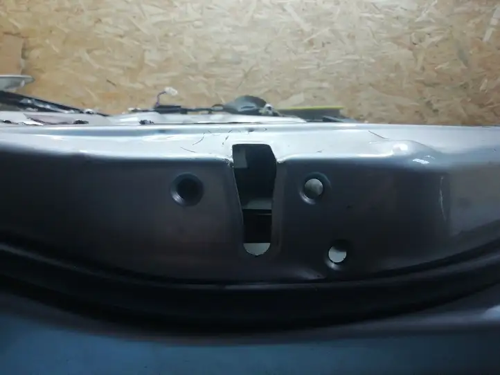 Toyota Avensis Verso (2004 - 2009) Дверь — фото 2