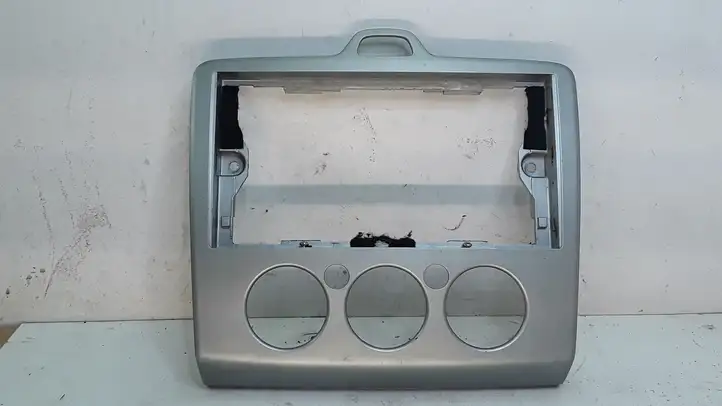 Ford Focus (2005 - 2008)  4M5118522ADW Отделка радио/ навигации